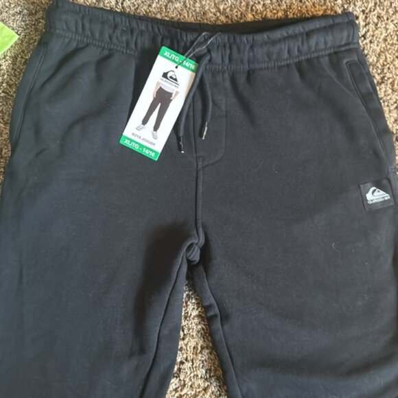 Quiksilver 2 pack Shirts and Joggers Bundle Size XL NEW - Picture 5 of 7